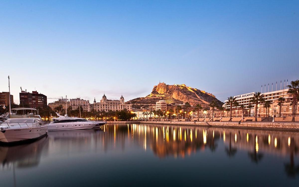 Turina Apartment -Ac Near Beach Alicante Bagian luar foto