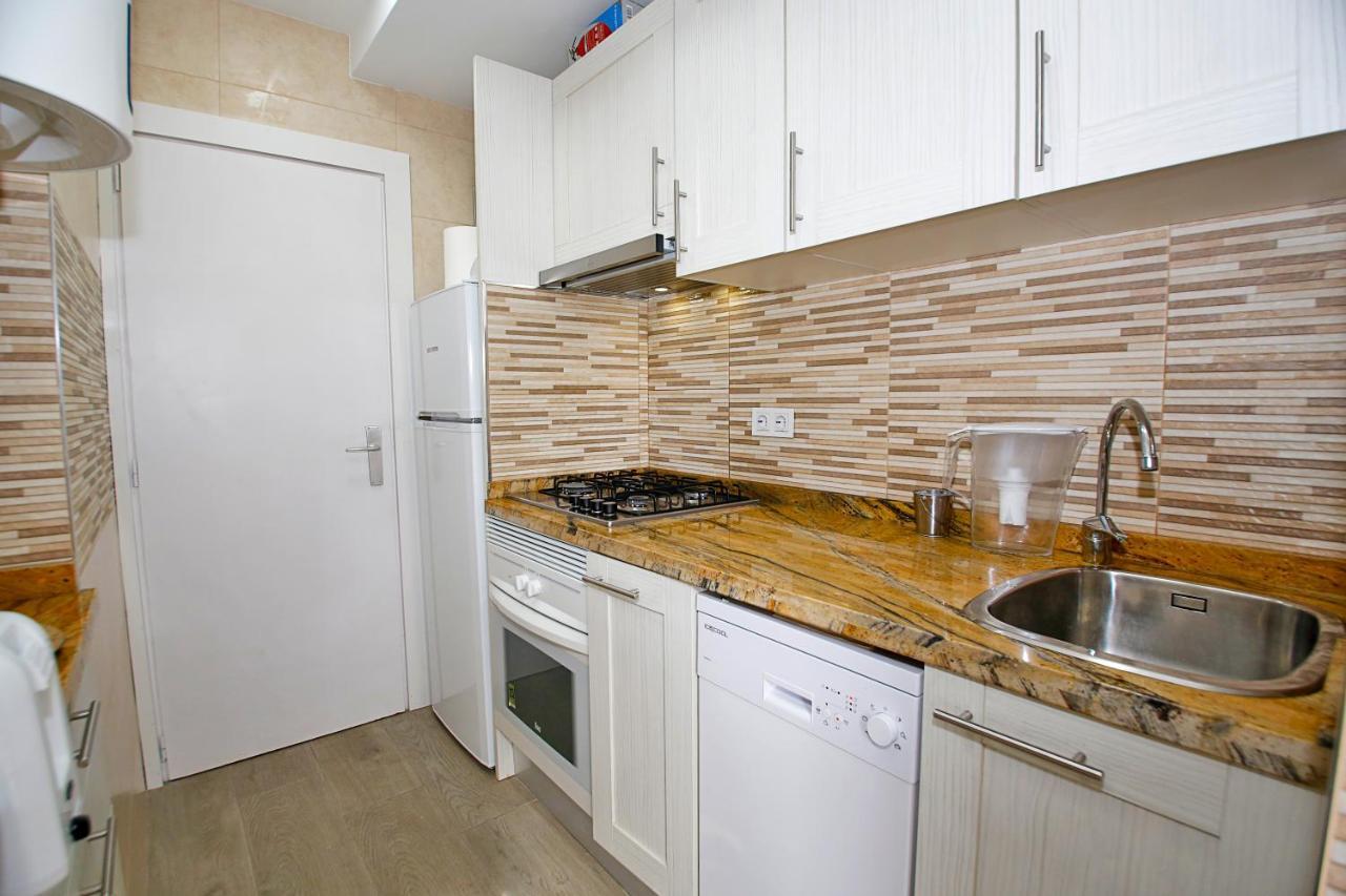 Turina Apartment -Ac Near Beach Alicante Bagian luar foto