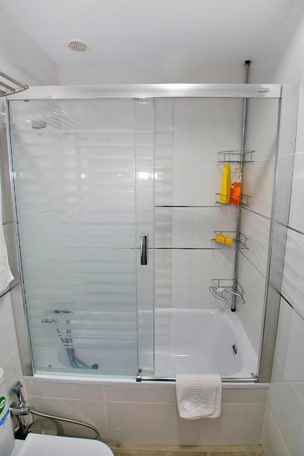 Turina Apartment -Ac Near Beach Alicante Bagian luar foto
