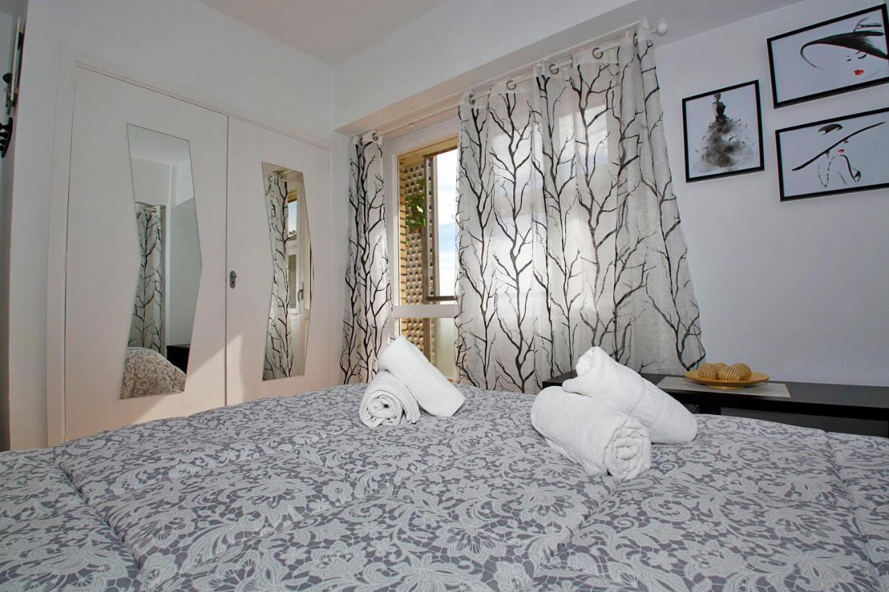 Turina Apartment -Ac Near Beach Alicante Bagian luar foto